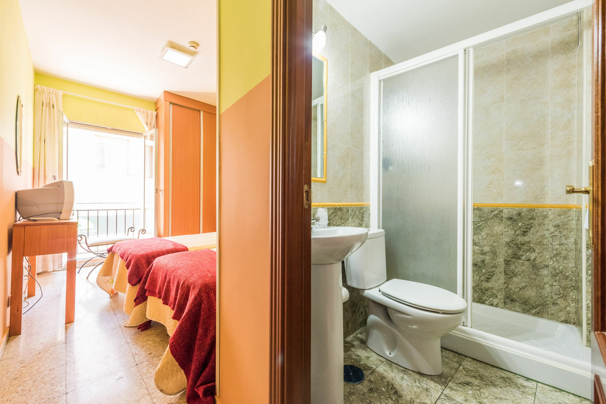 Hostal Arkanta อาร์กันดา เดล เรย์ ภายนอก รูปภาพ