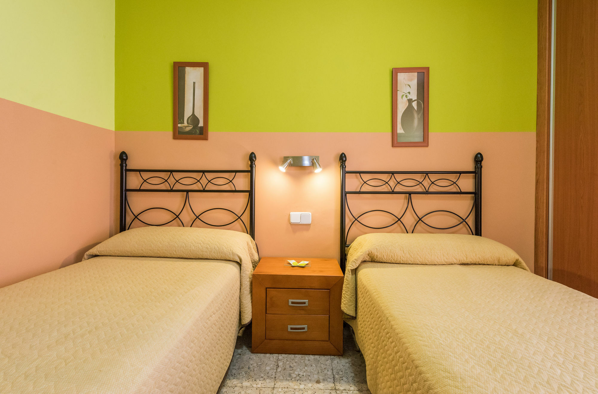 Hostal Arkanta อาร์กันดา เดล เรย์ ภายนอก รูปภาพ