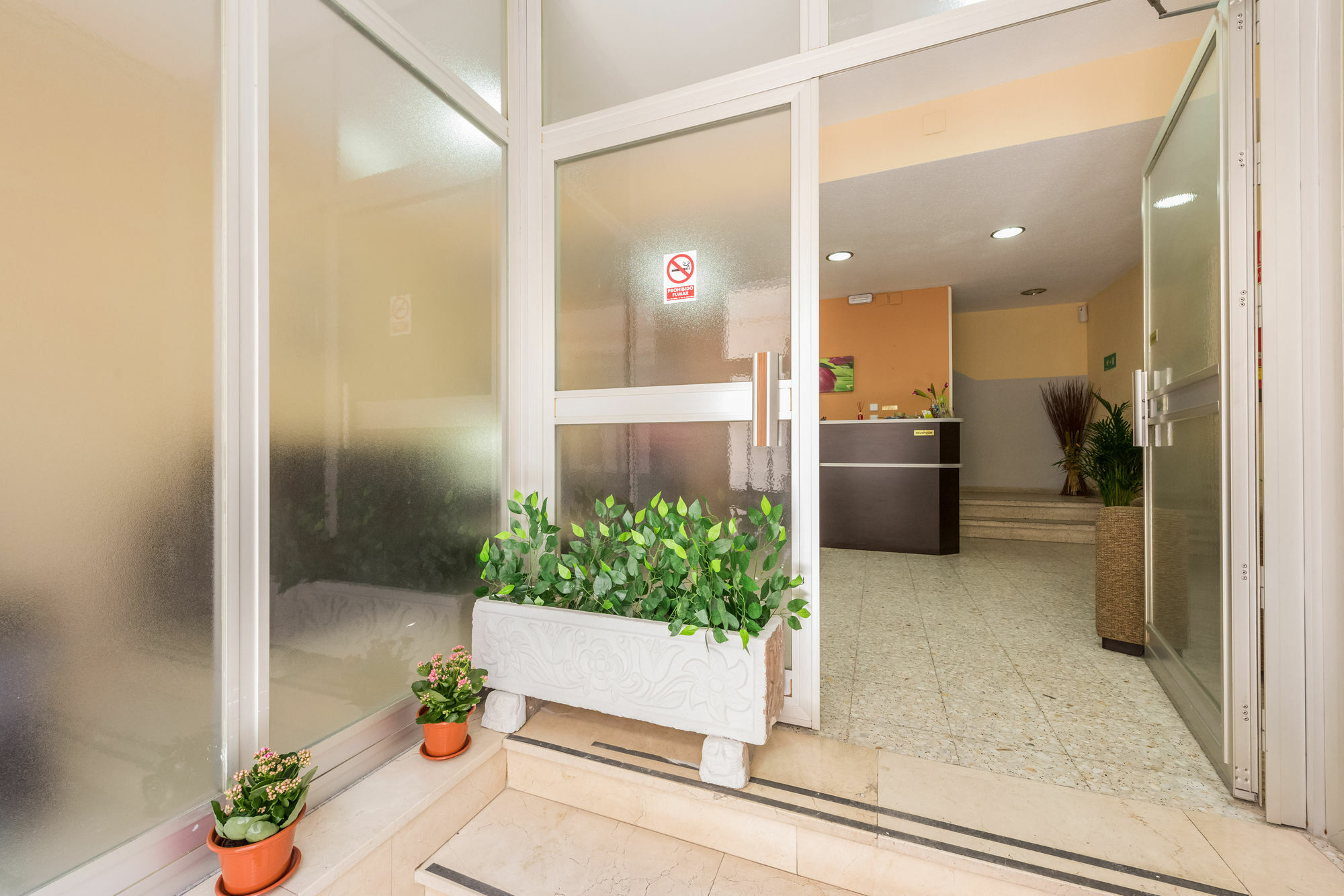 Hostal Arkanta อาร์กันดา เดล เรย์ ภายนอก รูปภาพ